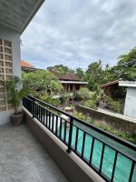 Ayu Bungalow 2 - B&B