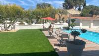 Villa Ali avec piscine et Jacuzzi a450m du la mer! - B&B