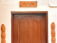 Estudio con cama grande adaptado para personas con movilidad reducida