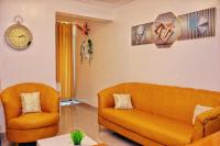 Golden Mango Heights - B&B