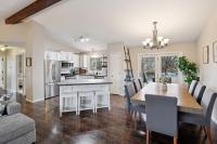 Dinner Theater & Perfect Paisley Park Home - B&B