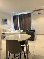 KLA at Embassy Gardens - B&B