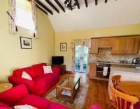 Cotswold country cottage on a peaceful farm - B&B