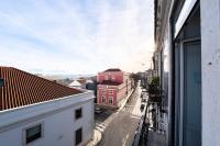 Riverfront Elegance 41BR Spacious Retreat - Ferienwohnung Lissabon