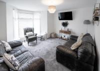 5-Bed Home Near Swansea Stadium - B&B