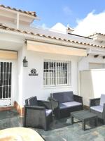 Gregorys Poolside Villa - B&B Sucina