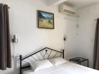 One-Bedroom Apartment with Garden View