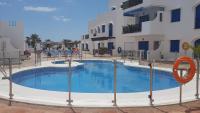 Gorgeous apartment with ideal location alongside the beach and marina and a huge 68 sqm private terrace - B&B La Duquesa