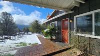 Rustic Yosemite Cottage-King Suite-Mountain Views - B&B