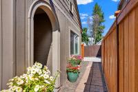 NEW! Unique Coeur d’Alene Cottage. 1/2 Mi to Dtwn - B&B