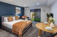 Private, peaceful studio with bonus car park - Ferienwohnung Christchurch