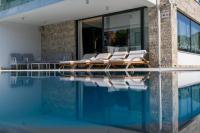 Luxury Villa with Private Pool - B&B