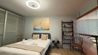 Bright duplex apartment for 4 pax - Camarillo - B&B Madrid