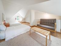 Jeju Eltzutown Pension - B&B Jeju