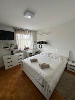 Tea Apartment near Arena - Bed and Breakfast