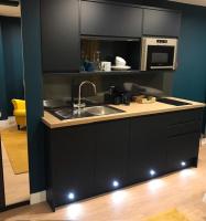 Estudio con cama extragrande