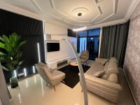 Deluxe Studio