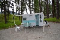 Vintage Camper Rental Perfect for Glamping in Montana - B&B