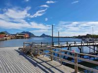 Real fisherman's cabins in Ballstad, Lofoten - B&B Ballstad