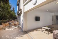 Adria Mare Apartments - Bed and Breakfast Makarska