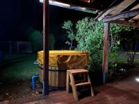 Hacienda en parral con piscinas, Jacuzzi y Más - B&B