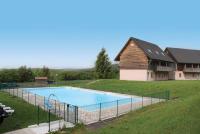 appartement dans station Super Besse 4ou5 pers piscine - Bed and Breakfast Besse-et-Saint-Anastaise