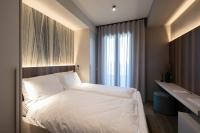 Two-Bedroom Deluxe Apartment with Balcony