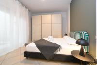 Appartamento con 2 Camere da Letto e Vista Lago