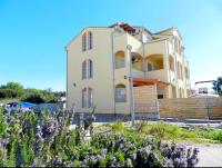 Apartment Darko - B&B Tribunj