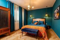 Eclectic Condo Romexpo 2BR near Metro - Bed and Breakfast Boekarest