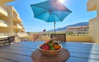Apt 4 pers - all comforts - sea and mountain view - B&B