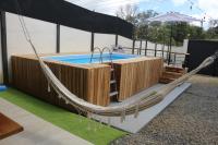 Casa con Piscina y jacuzzi, vista al Volcán Tenorio - B&B Martirio