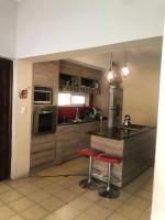 Casa céntrica con pileta y cochera privada - B&B