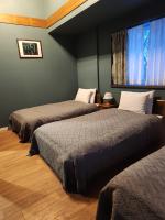 Dreibettzimmer mit Bad