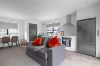 Brand New Home in City - B&B