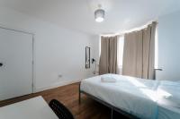 Camera Matrimoniale con Bagno in Comune 