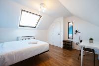 Camera Matrimoniale con Bagno in Comune 