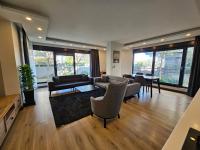 Appartamento Deluxe con 2 Camere da Letto e Balcone
