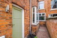 Spacious & Modern House in Crewe by 53 Degrees Property, Ideal for Long Term, Sleeps 8! - B&B Crewe