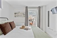 Midholm Chapel, Brixham - Free Parking & Wi-Fi - Close to Harbour & Shops - B&B Brixham