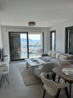 Beachfront apartment with sea view - Bed and Breakfast Meljine