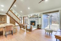 Pocono Mountain Family Home w/ Deck + Grill - Chambres d'hôtes Saw Creek