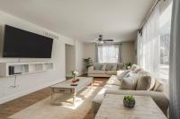 half Mi to Lake Geneva Home with Game Room - Chambres d’hôtes Lake Geneva