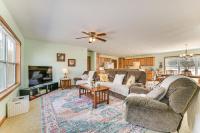 Lakefront Home with Yard and Views in Cheboygan! - Chambres d’hôtes High Banks