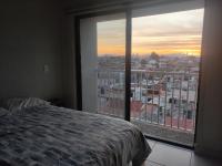 Alojamiento céntrico cerca de H. Civil, CUCS, IMSS - Bed and Breakfast