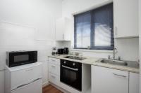BARTON BEACHSIDE - Trio Studio Apartment, Double & Single - Central Beach & Promenade Location - Over 21's, Family Friendly Only, ID Required - Chambres d'hôtes Blackpool