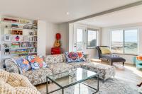 3-Acre Oceanfront Home: Game Room & Fire Pit! - B&B Warrenton
