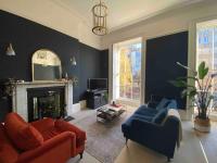 Beautiful 1 bedroom Georgian flat in Clifton Village with parking - Bed and Breakfast Bristol