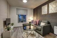 1BR City Centre Apt, Self Check In, Wifi, By DerBnB - B&B