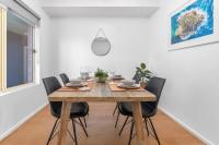 City Haven Modern 2BR Apartment on Carrington St - Chambres d’hôtes Adélaïde